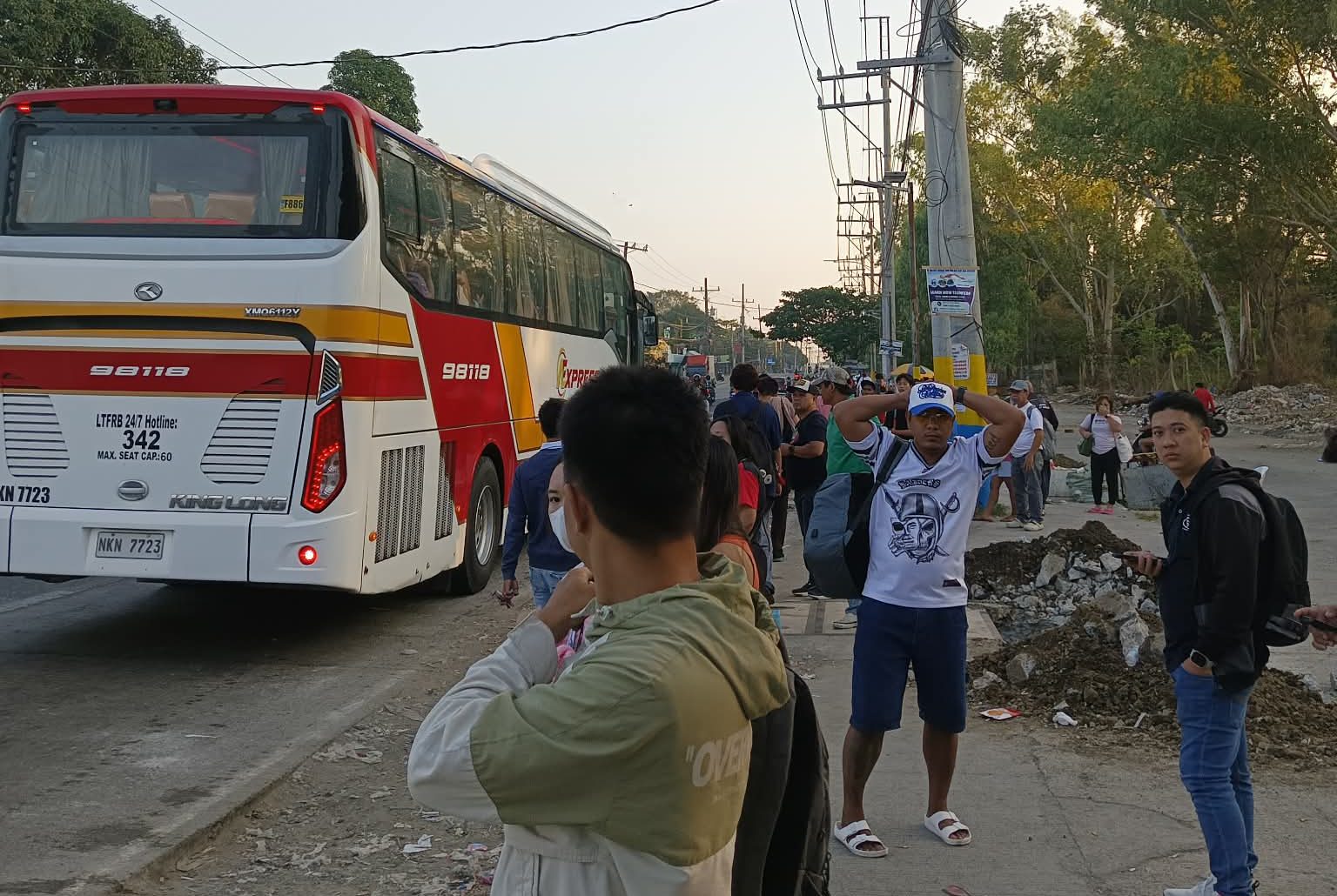 Panawagan ng Commuters sa Naic; Magkaroon sana ng Bus Terminal sa Brgy. Timalan Balsahan